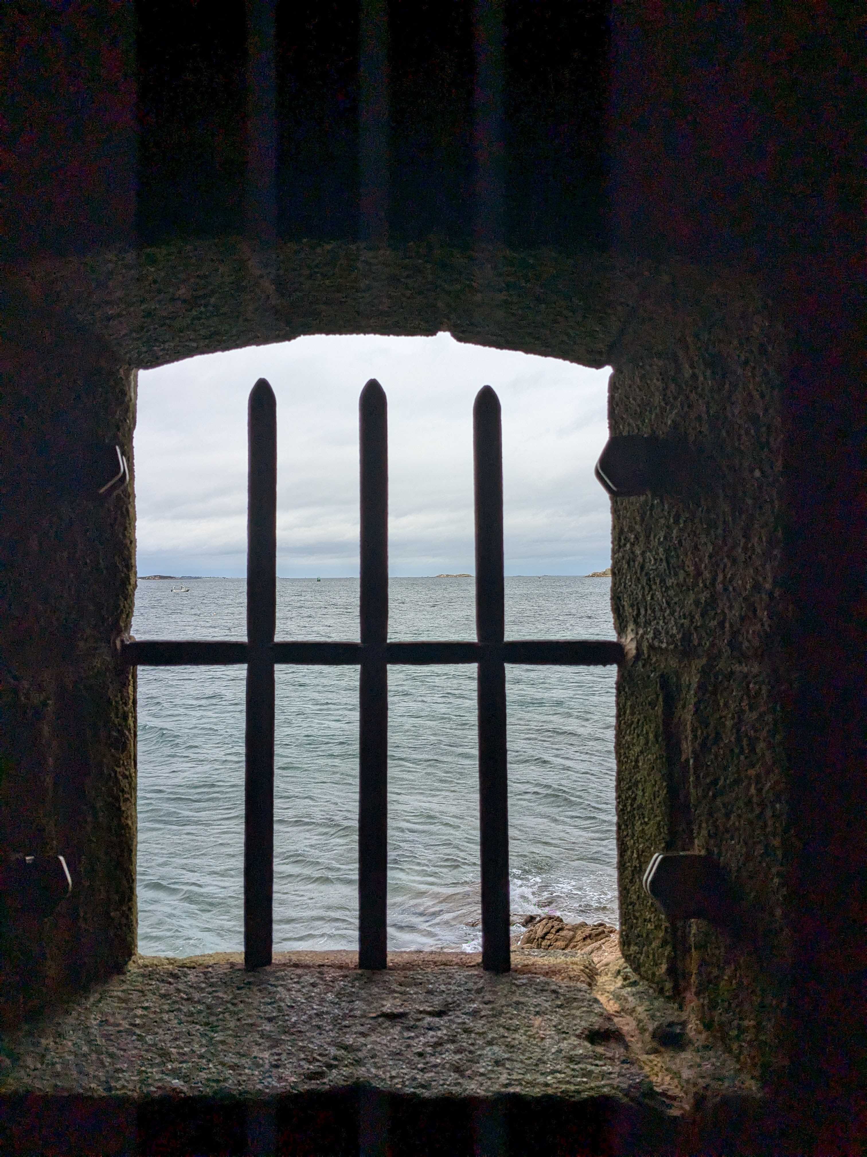 Barreaux -Château du Taureau