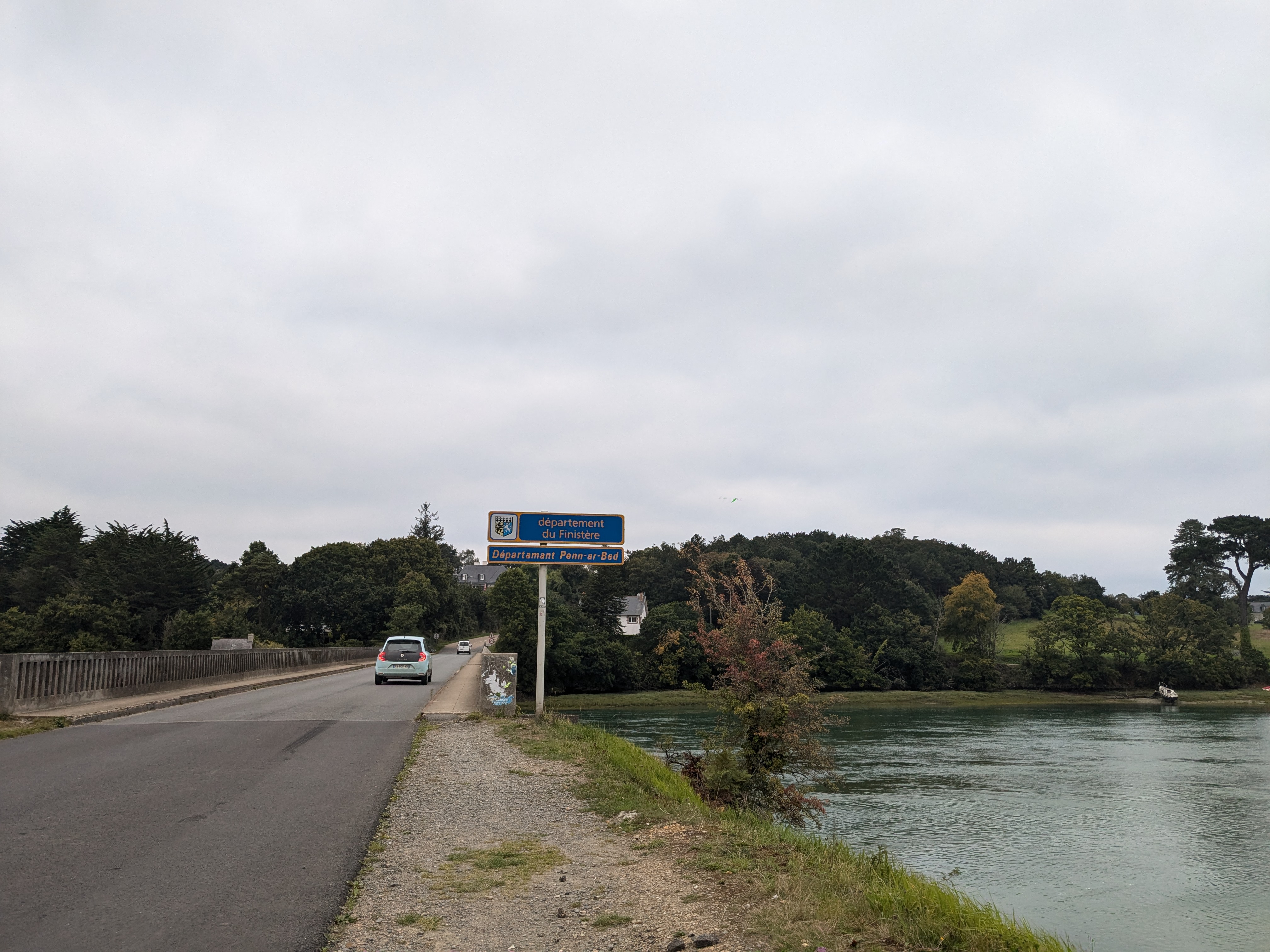 Panneau d'entrée dans le Finistère